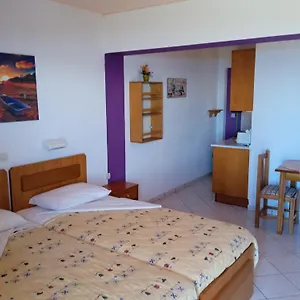 Apsedes , Trapezaki (Kefalonia) Grèce