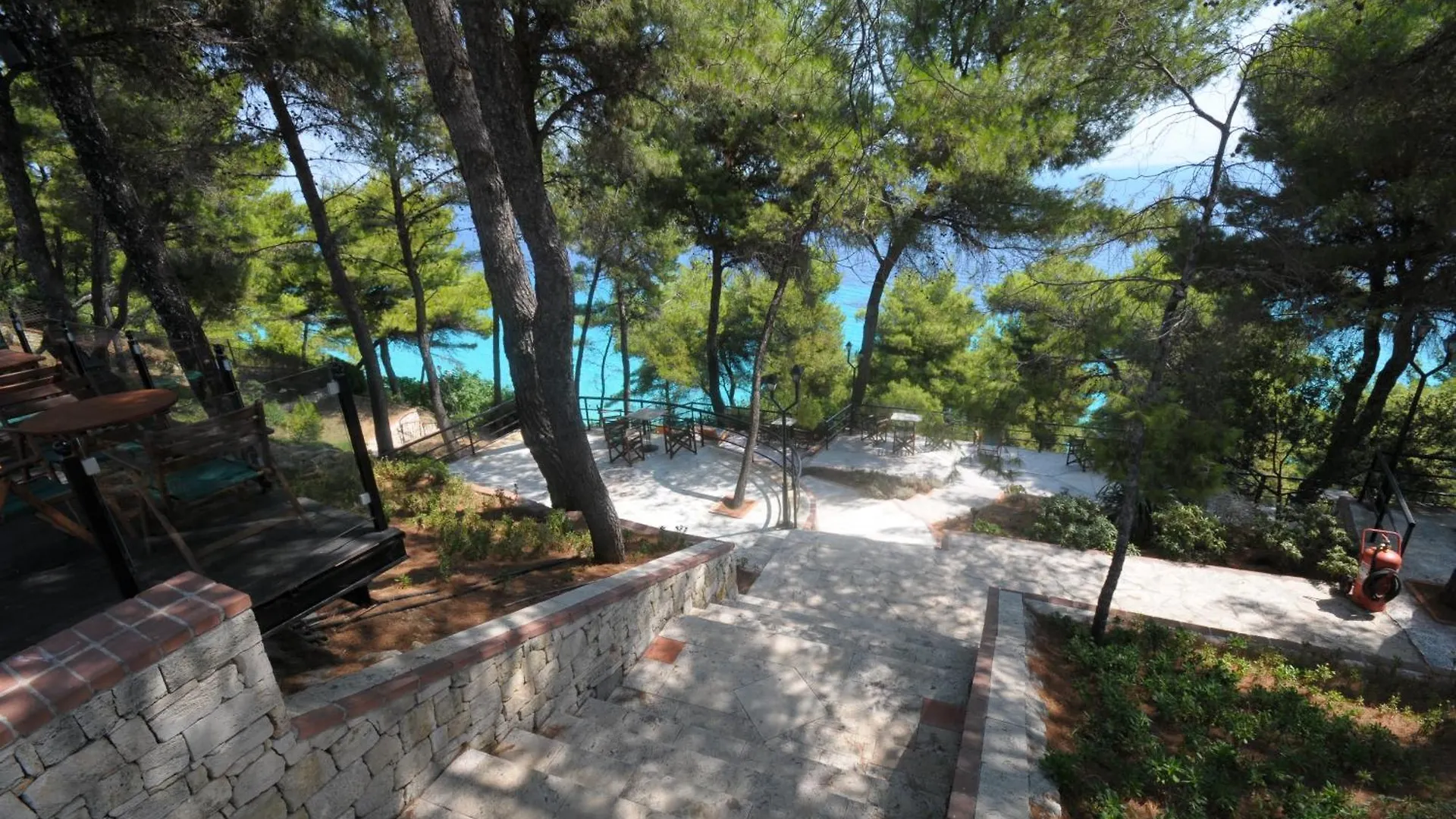 Nostos Hotel 2*, Afytos Greece